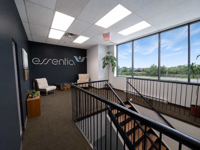 More Photos Of 2700-2760 Boul Daniel-Johnson, Laval Warehouse For Lease