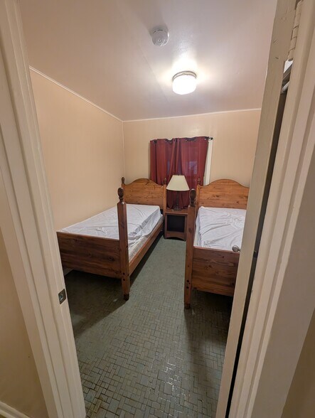 More Photos Of 101 Marapai Rd, Prescott Specialty For Sale
