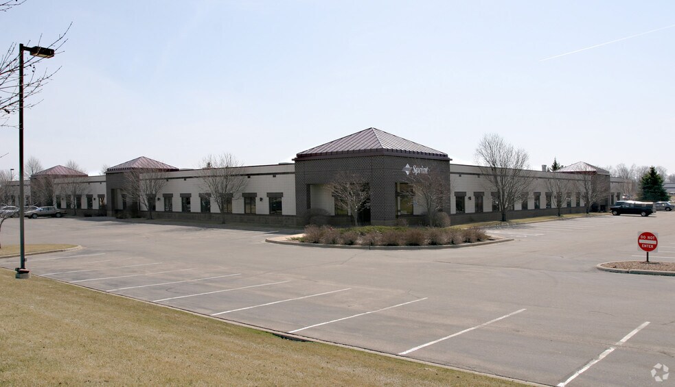More Photos Of 343 E 82nd St, Chaska Warehouse For Sale