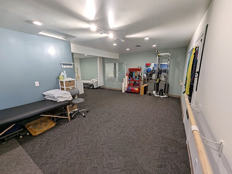 More Photos Of 465 March Ave, Healdsburg Medical For Sale