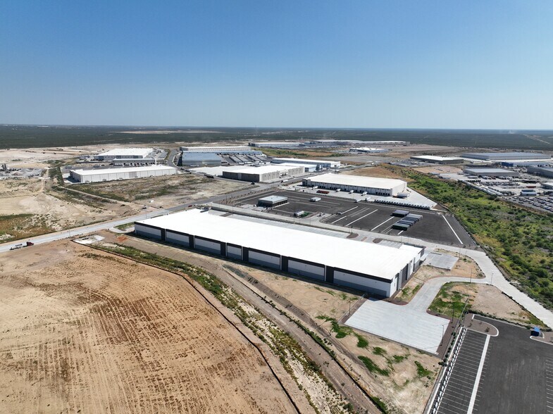 More Photos Of 1203 Reuthinger Pky, Laredo Distribution For Sale