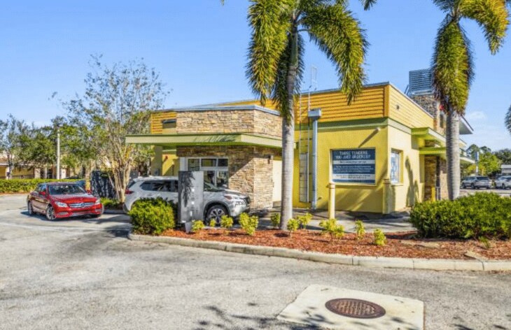 More Photos Of 4526 4th St N, Saint Petersburg Restaurant For Sale