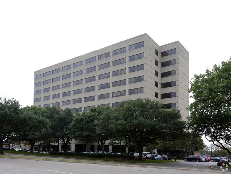 More Photos Of 4100 spring valley Rd, Dallas Loft Creative Space For Lease