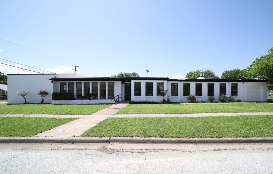 More Photos Of 970 E Humbolt St, Fort Worth Medical For Sale