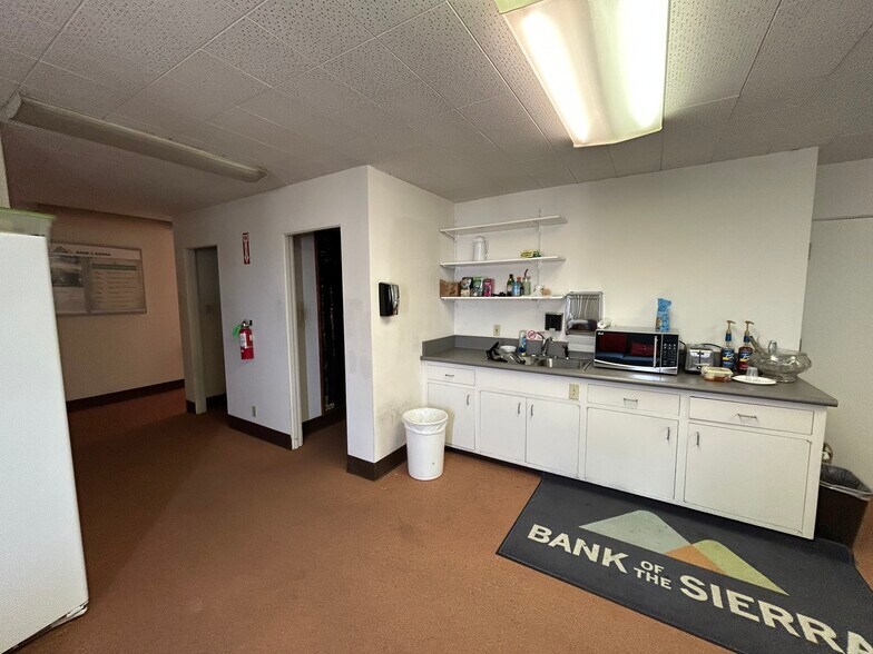 More Photos Of 246 E Tulare Ave, Tulare Bank For Sale