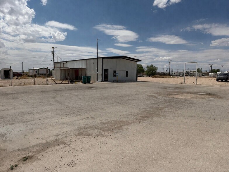 Primary Photo Of 2330 S Main Ave, Lovington Warehouse For Lease