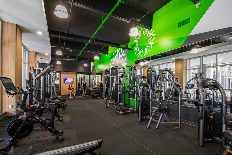 More Photos Of 200 S Orange Ave, Orlando Office For Lease
