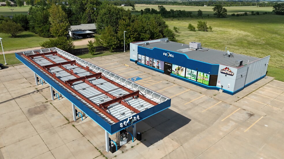 More Photos Of 1110 N Main St, Cheney Service Station For Sale