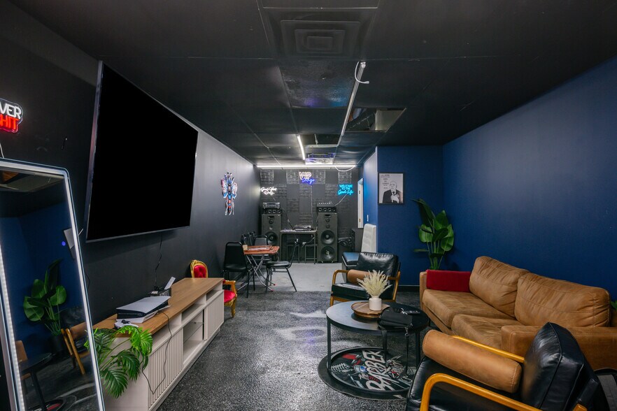 More Photos Of 653-665 Carey Ave, Hanover Township Storefront For Sale