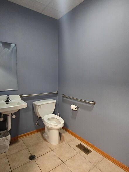 More Photos Of 10331-10335 W Lincoln Hwy, Frankfort Office For Sale