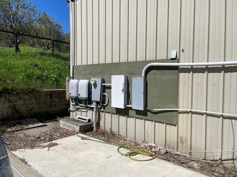 More Photos Of 1601 US-101, Buellton Warehouse For Lease