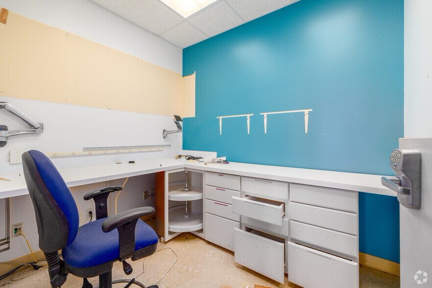 More Photos Of 3215 E Lincolnway, Sterling Freestanding For Sale