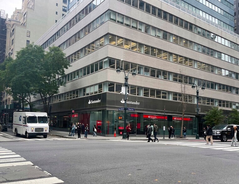 Primary Photo Of 711 Third Ave, New York Office For Lease