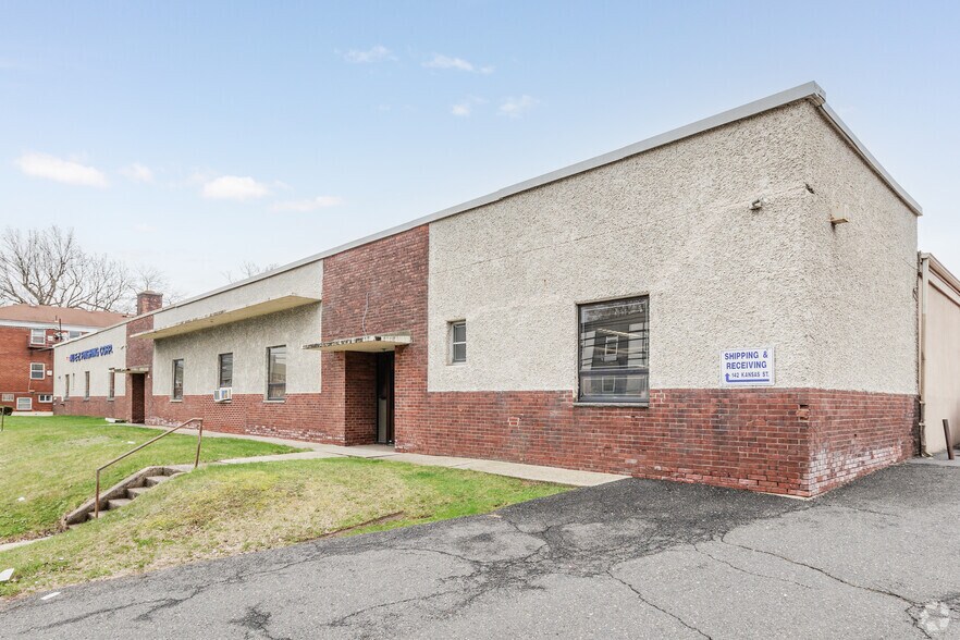 More Photos Of 111 Essex St, Hackensack Warehouse For Lease