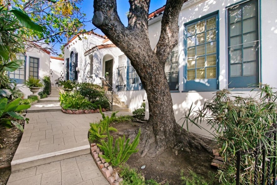 Primary Photo Of 805-809 N Kodak Dr, Los Angeles Apartments For Sale