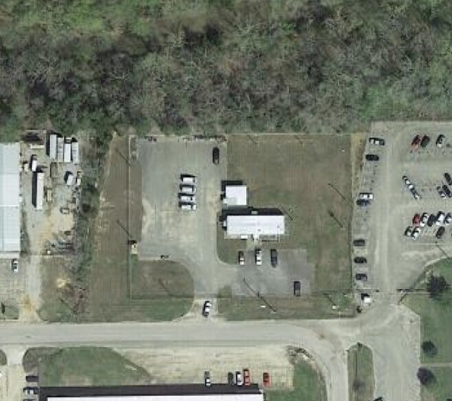 More Photos Of 900 Ravenwood Dr, Selma Warehouse For Sale