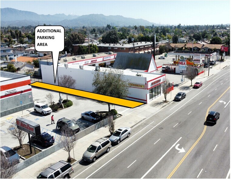 More Photos Of 8628 Woodman Ave, Pacoima Convenience Store For Lease