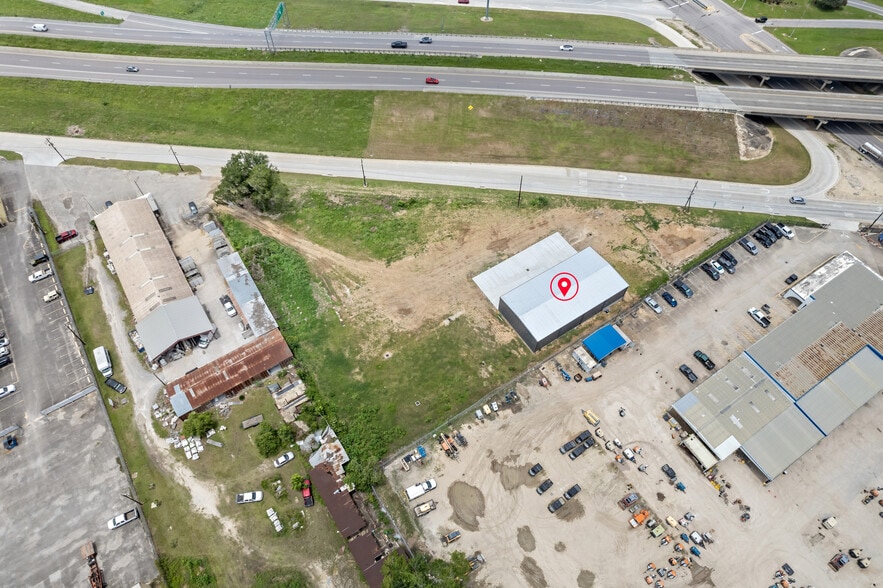More Photos Of 1750 Cardinal dr, Beaumont Flex For Sale