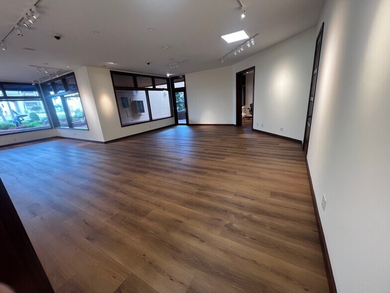 More Photos Of 1540 S Coast Hwy, Laguna Beach Office For Lease