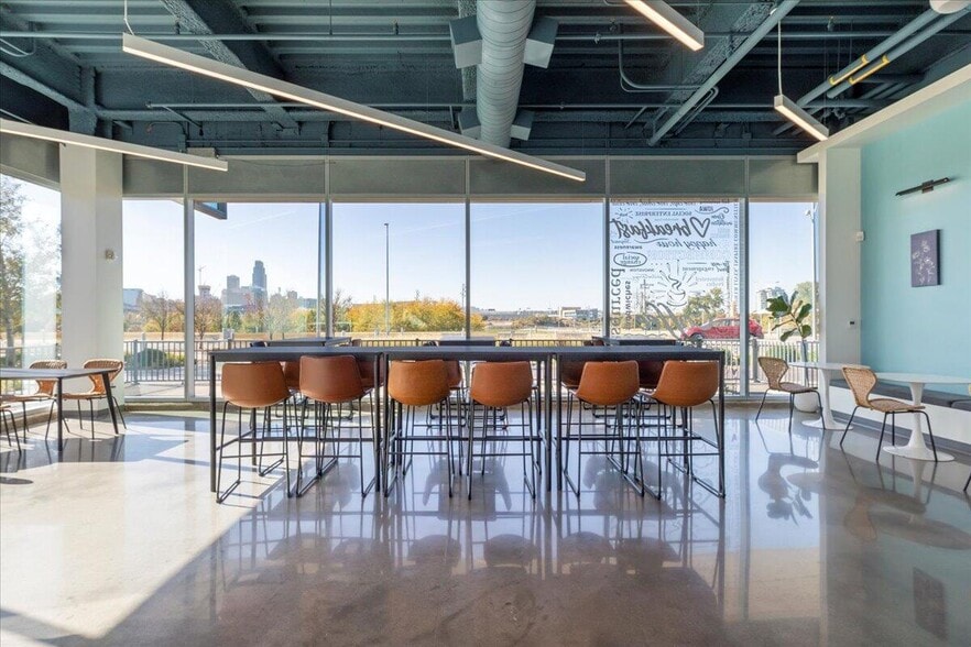 More Photos Of 4201 Rivers Edge Pky, Council Bluffs Office For Lease