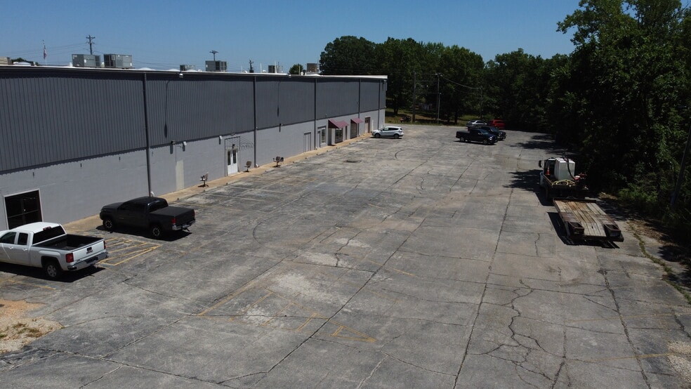 More Photos Of 401 N Main St, Gravois Mills Office For Lease