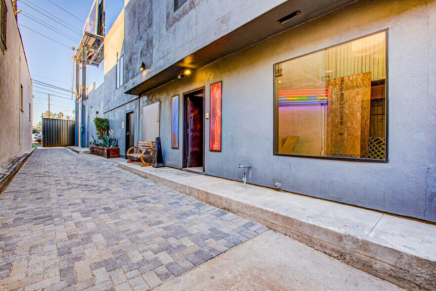 More Photos Of 5008 Venice Blvd, Los Angeles Loft Creative Space For Lease