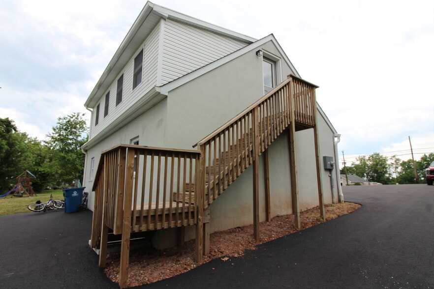 More Photos Of 1058 State 12 Rd, Frenchtown Office For Lease