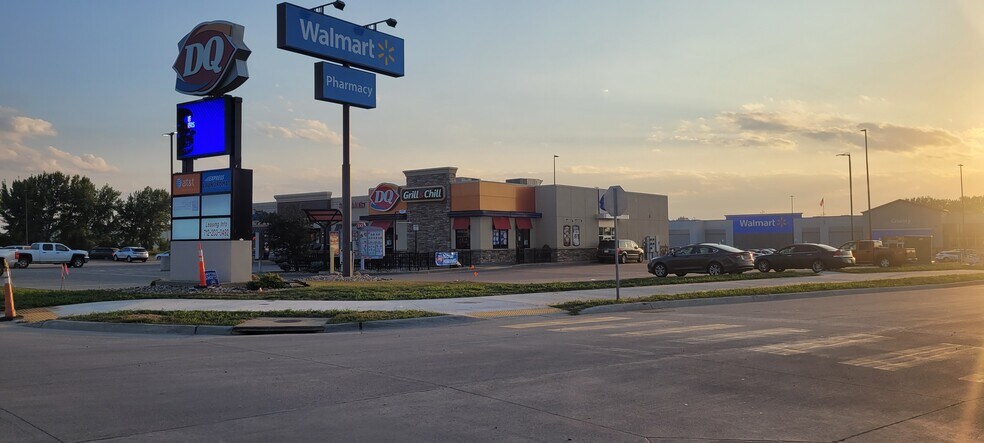 More Photos Of 1603 1st Ave SW, Sioux Center Storefront Retail Office For Lease