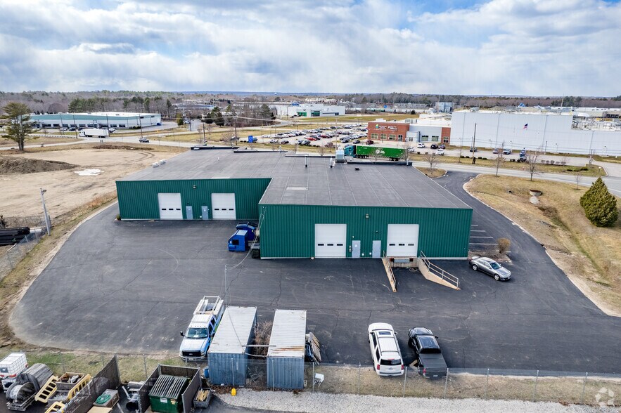 More Photos Of 315 Commerce Park Rd, North Kingstown Warehouse For Lease