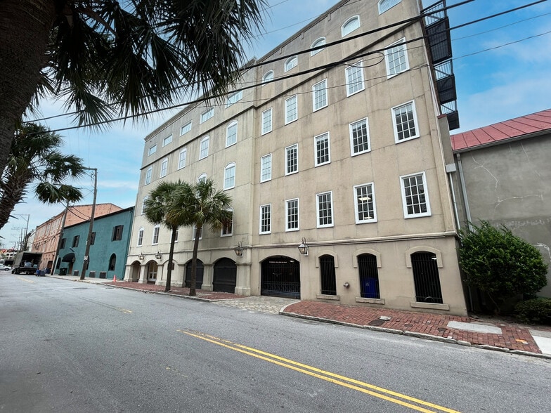 Primary Photo Of 2 Cumberland St, Charleston Office For Lease
