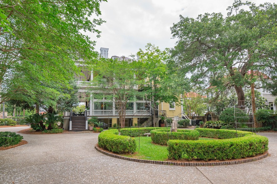 More Photos Of 117 Broad St, Charleston Hotel For Sale