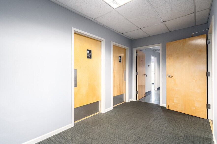 More Photos Of 617 Mulberry St, Elizabethtown Office For Sale