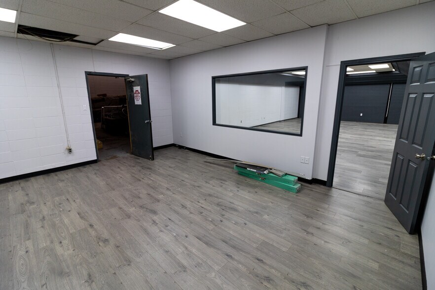 More Photos Of 3501 23rd St NE, Calgary Warehouse For Lease