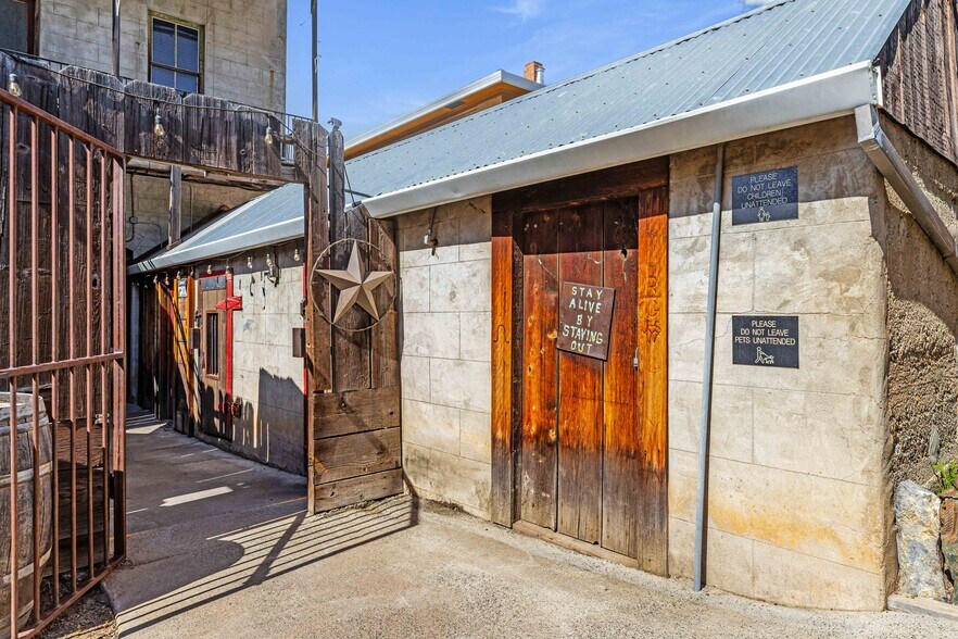 More Photos Of 30048 Yosemite Blvd, La Grange Bar For Sale