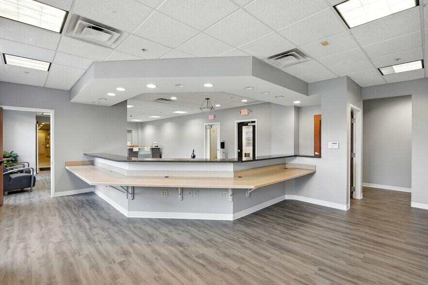 More Photos Of 6805 Avery-Muirfield Dr, Dublin Medical For Sale