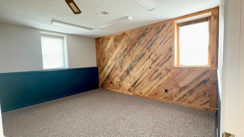 More Photos Of 190 Kings Daughters Dr, Frankfort Office For Sale