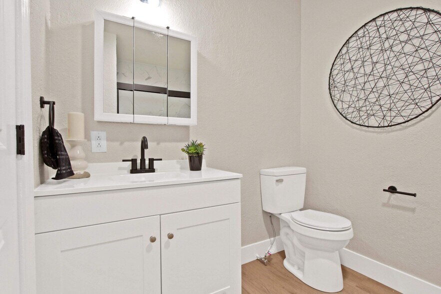 More Photos Of 6337 10th Ave, Los Angeles Apartments For Sale