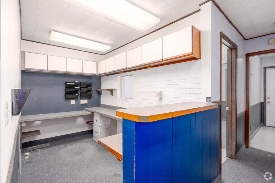 More Photos Of 50 N Center St, East Alton Medical For Sale