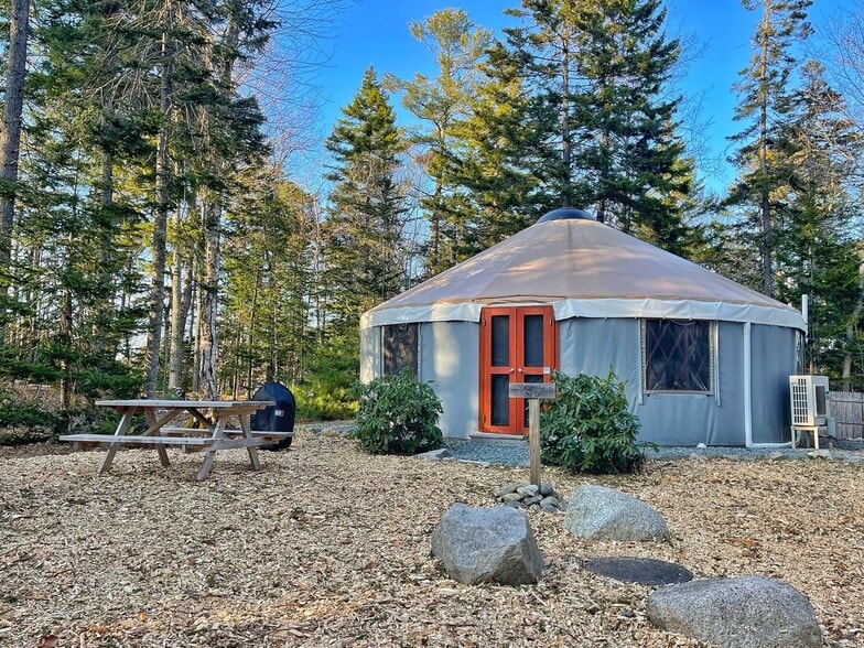 More Photos Of 200 Seal Cove Rd, Southwest Harbor Hotel For Sale