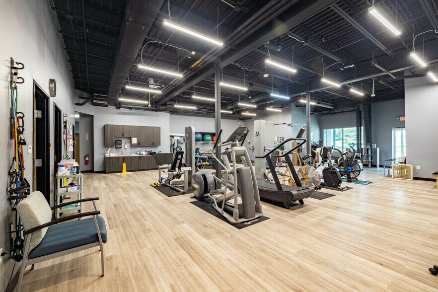 More Photos Of 42350 Grand River Ave, Novi Office For Sale