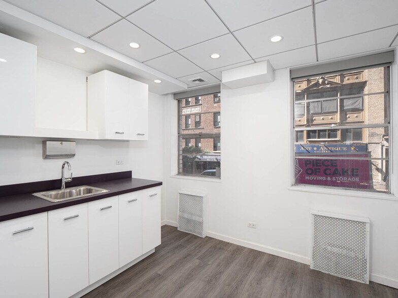 More Photos Of 116 Central Park S, New York Apartments For Lease