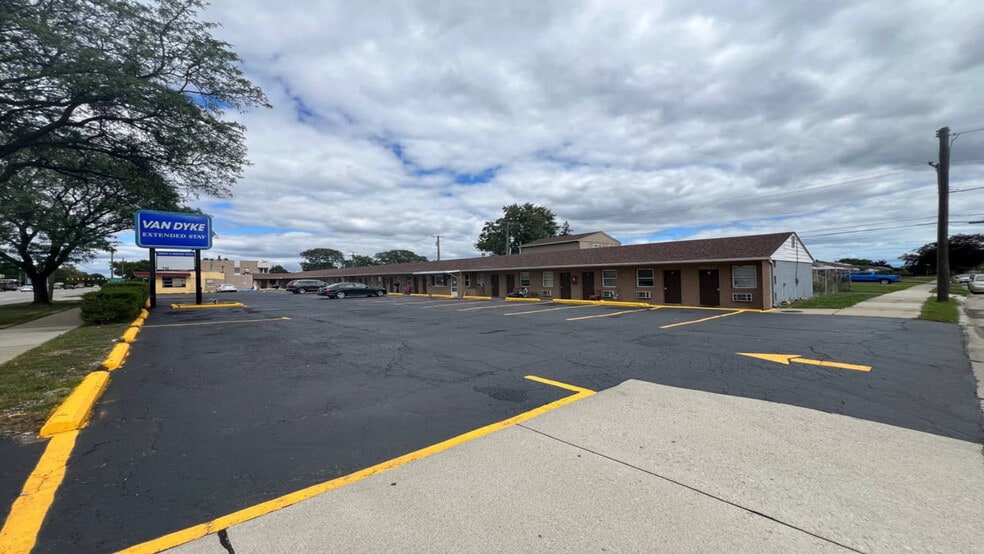 Primary Photo Of 28710 Van Dyke Ave, Warren Hotel For Sale