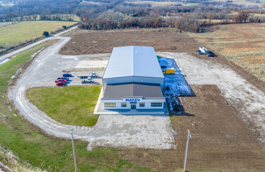 More Photos Of 22800 Highway H, Sedalia Manufacturing For Sale