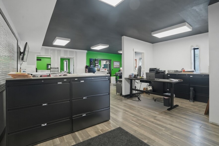 More Photos Of 890 Fernhill Rd, West Chester Warehouse For Sale