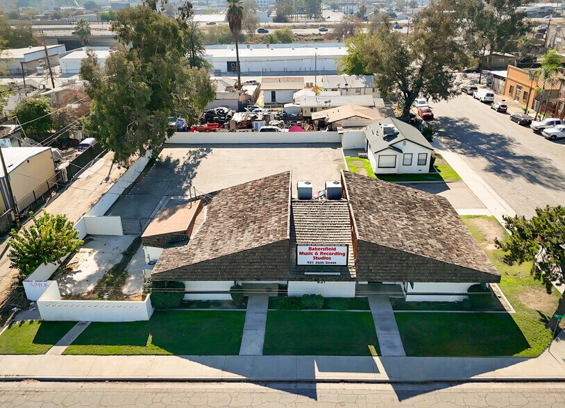More Photos Of 931 26th St, Bakersfield Movie Radio TVStudio For Sale