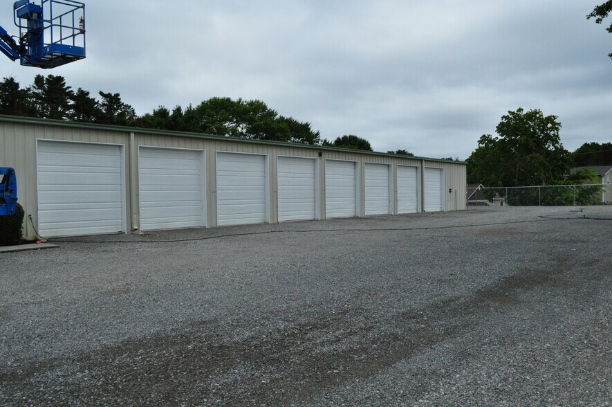 More Photos Of 2333 W Emory Rd, Powell Industrial For Sale