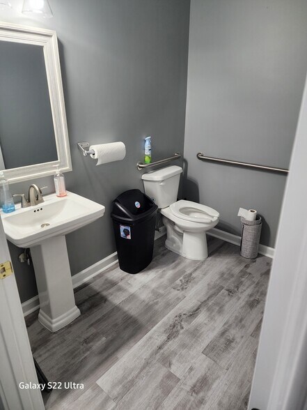 More Photos Of 2551 Roswell Rd, Marietta Medical For Lease