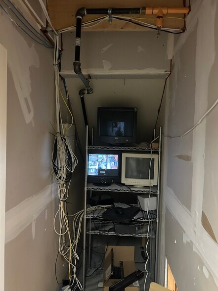 More Photos Of 198 George St, Beckley Research And Development For Lease