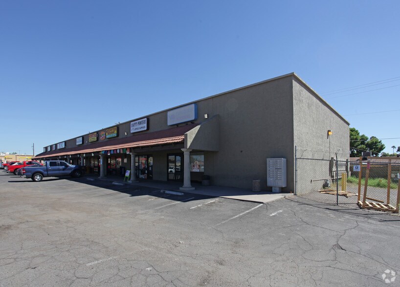 Primary Photo Of 4425 W Glendale Ave, Glendale Unknown For Lease