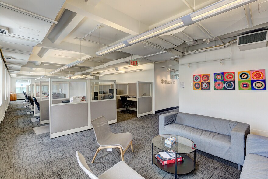 More Photos Of 510 Boul Saint-Laurent, Montréal Loft Creative Space For Sale
